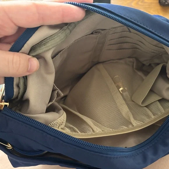 Navy blue city mouse bag with green strap - Picture 3 of 3